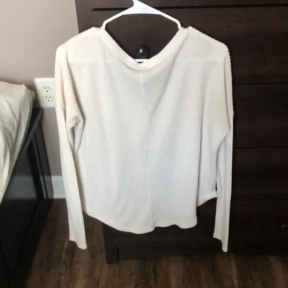 Wild and Fable sweatshirt in great condition - Picture 2 of 3